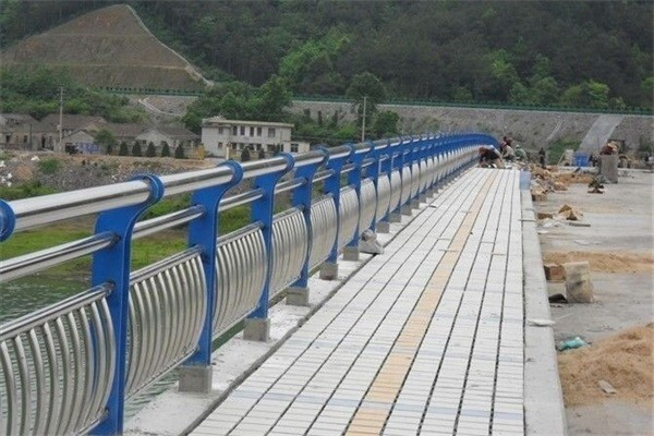 黔江不锈钢桥梁灯光护栏