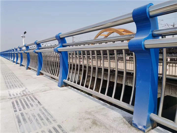 黔江304不锈钢复合管护栏的生产工艺揭秘